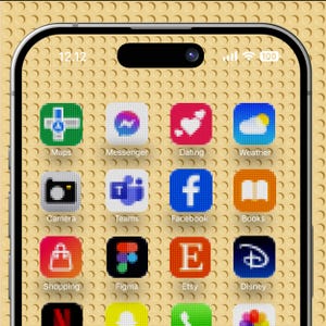 Puede incluir: Una captura de pantalla de un iPhone que muestra una cuadrícula de iconos de aplicaciones. Los iconos son para aplicaciones como Maps, Messenger, Dating, Weather, Camera, Teams, Facebook, Books, Shopping, Figma, Etsy, Disney, Netflix y otras.