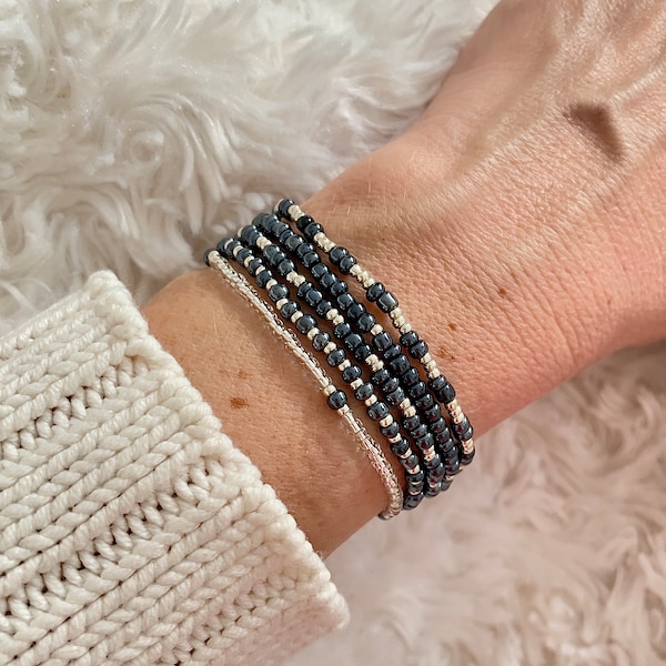 Lot des 5 bracelets fin délicat minimaliste des perles rocailles irrégulières perlé sur cordon élastique summer jewelry gift idea unisexe