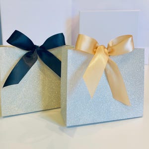 Bolsa de regalo de cartón con brillo dorado y plateado con cinta, bolsa de regalo de joyería, embalaje de regalo para fiestas, bolsa de regalo pequeña