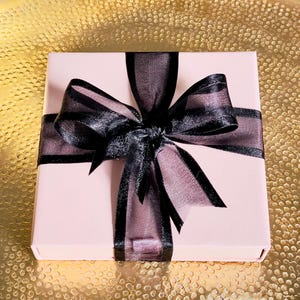 Joyero de cartón nacarado • caja de regalo para collares, joyas • listo para ofrecer • magnífico embalaje de regalo • regalo confeccionado