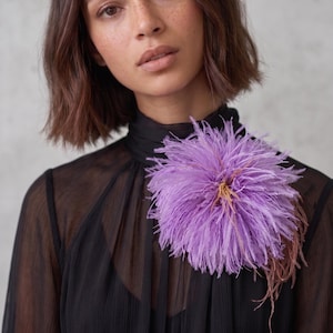 Lavendel Strauß Feder Blumen Brosche Statement Groß Revers Accessoire Floral Lila Handgemacht