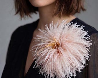 Blush Pink Feather Flower Brooch Large Handmade Ostrich Plume Lapel Pin Nude Pink Statement Corsage Fluffy Soft Women Wedding Coat