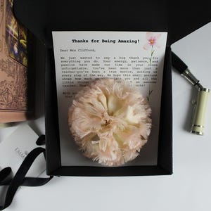 Handmade Silk Flower Brooch Teacher Gift for Mom Mother Gift Box Custom Card Carnation Flower Brooch Mom Gift Hair Accessory for Bag