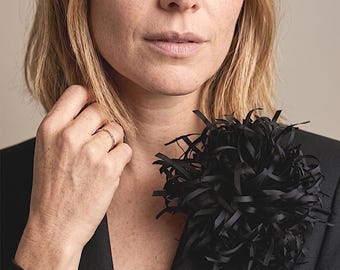 Dramatic Flower Brooch Black Silk Lapel Pin Chrysanthemum Corsage Women Blazer Dress Gala Opera Night Out Gothic Broach Gift