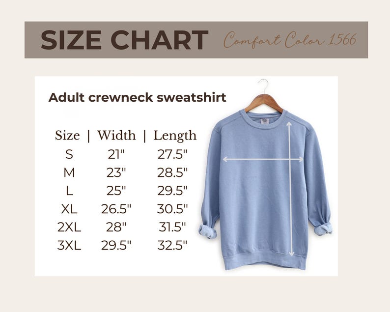 Pu&ograve; includere: Una felpa girocollo blu chiaro per adulti, esposta su una gruccia di legno. L'immagine include una tabella delle taglie con misure in cm per le taglie dalla S alla 3XL. Il testo "SIZE CHART Comfort Color 1566" &egrave; in alto.