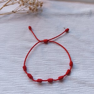 Pulsera roja 7 nudos imagen 3