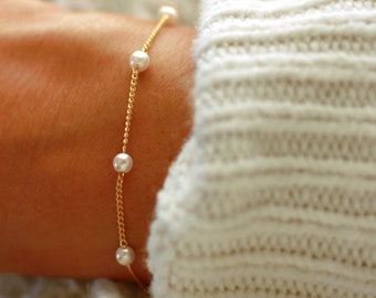 Dainty Pearl Bracelet | Gold Pearl Bracelet | Wedding Bracelet | Bridesmaid Bracelet | Pearl Jewelry | Layering Bracelet | Stacking Bracelet