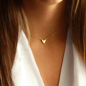 Delicate Heart Love Necklace | Dainty Gold Heart Necklace Choker | Timeless Everyday Necklace | Minimal Heart Charm Choker | Friendship gift