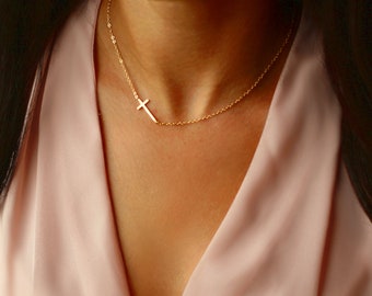 Collier croix latérale | Cadeaux de confirmation pour fille | Collier chrétien | Bijoux catholiques | Or | Argent | Collier croix en or rose
