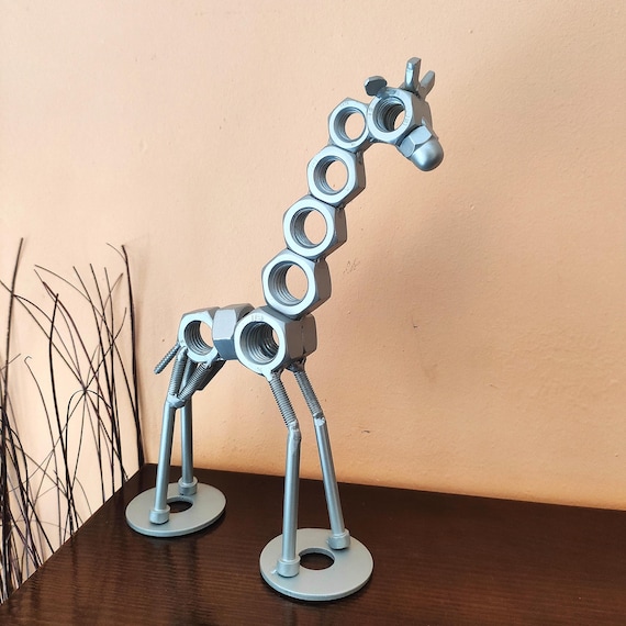 Metal Giraffe Figurine - Nuts and Bolts Art, Welded Metal Sculpture, Industrial Desk Decor, Unique Welding Gift for Men,Steampunk Animal Art