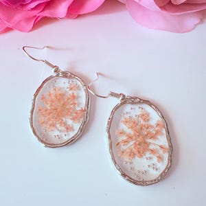 Dried flowers resin earrings, floral resin earrings, handmade earrings, statement dangle earrings, botanical jewelry, real flower earrings