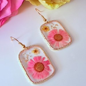 Dried flowers resin earrings, floral resin earrings, handmade earrings, statement dangle earrings, botanical jewelry, real flower earrings