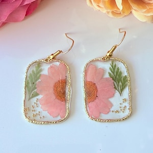 Dried flowers resin earrings, floral resin earrings, handmade earrings, statement dangle earrings, botanical jewelry, real flower earrings