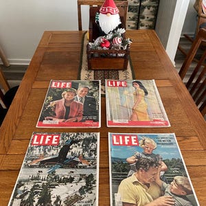 Magazines, Lot of 4 Vintage Life Magazines 1960  (lot E)