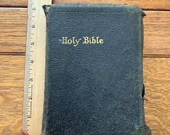 Book Bible, King James Version, New and Old Testament publication  in 1939