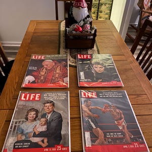 Magazines, Lot of 4 Vintage Life Magazines 1958  (lot k)