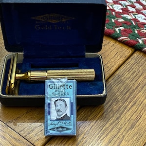 Vintage Gillette Razor set with blades