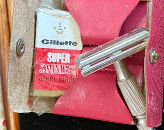 Vintage Gillette shaving kit for travel, 1950’s