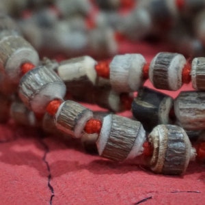 100% natürliche handgemachte 108 Perlen Rough Tulsi Jaap Mala, Gebets-Tulasi Perlen, Tulsi Rosenkranz, Halsband, Radhe Krishna Tulsi, Heiliger Basilikum, Tulsi-Samen