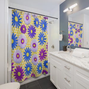 Retro Daisy Shower Curtain, Modern Art Daisy, Floral Bathroom Decor, Cottagecore Modern Farmhouse, Colorful Retro Style, Bathroom Decor
