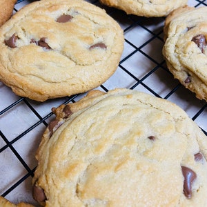 Classic Chocolate Chip Cookies|gift|graduation gift|birthday gift|Fathers day gift|party