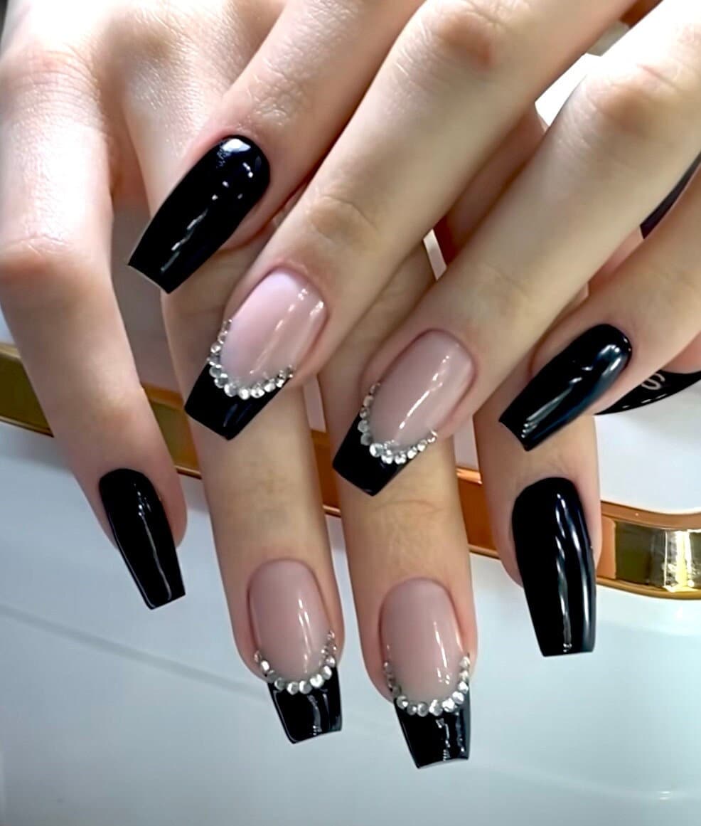Short black online acrylic nails