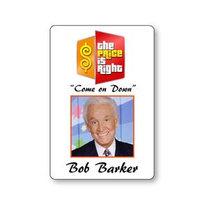 Il prezzo è giusto T V Game Show BOB BARKER HOST Badge con spilla di fissaggio Costume di Halloween Cosplay Prop o festa a tema