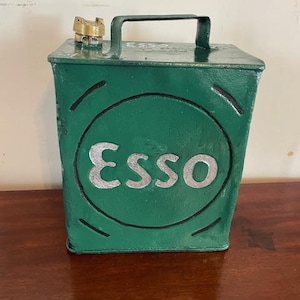 Vintage 1930&#39;s 2 Gallon Esso Oil Can