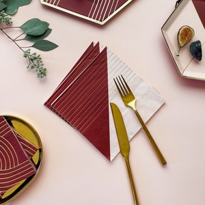 Tovaglioli di carta Bordeaux per il pranzo - Maglia a catena bordeaux con lamina d'oro - Tovaglioli da pranzo da 6,5" - Stoviglie per feste eleganti e moderne