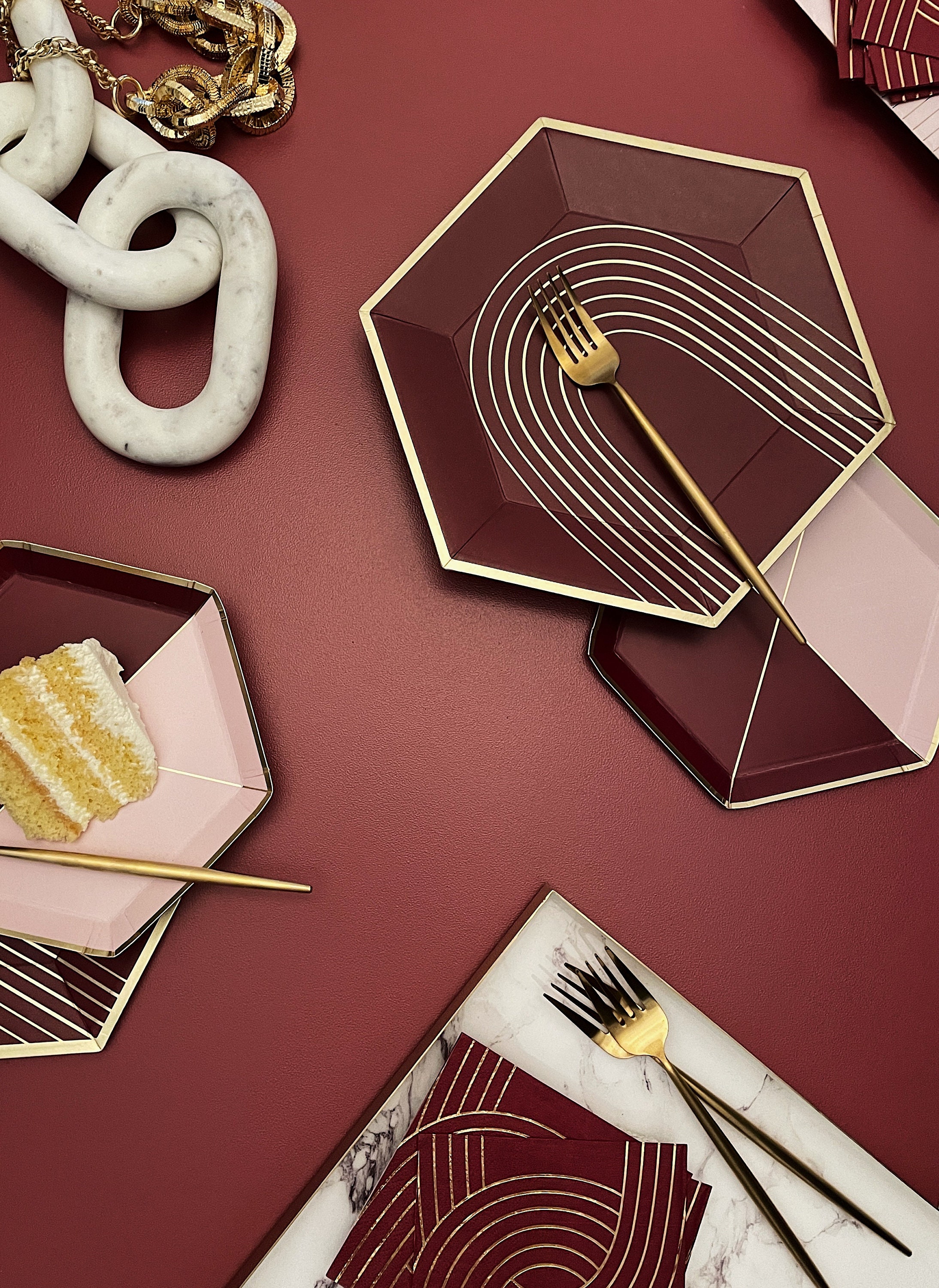 Bordeaux - Maroon Pink Colorblock Small Paper Plates, image size:2188x3000