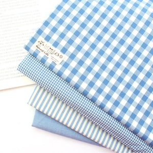 Set of 4 QUARTER FABRIC BUNDLE, 1/4 Yard, Checked Striped patterns in Blue