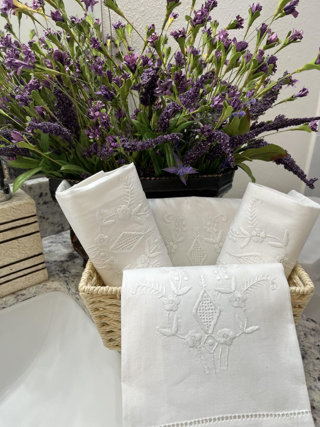 Elegant Decorative Powder Room Hand Towels for Timeless Bathroom Style