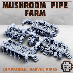 Op de afbeelding: Een set van grijze 3D-geprinte plastic buizen en connectoren, ontworpen om op een paddenstoelenkwekerij te lijken. De set is gelabeld "Mushroom Pipe Farm" en "Compatibel: Ranvik Pipes".