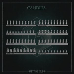 Op de afbeelding: Een assortiment witte kaarsen uitgestald op planken tegen een donkere achtergrond. Het woord "CANDLES" staat bovenaan, met "GREYTIDE STUDIO" onder elke plank afgedrukt. De kaarsen variëren in grootte en ontwerp, wat een aantrekkelijke opstelling creëert.
