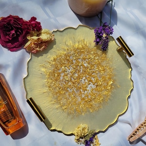 Large Round Decorative Resin Tray with Handles, Perfume/Skincare tray, Vanity Serving Tray, Decorative Resin Tray, Candle Tray, Platter Dish
