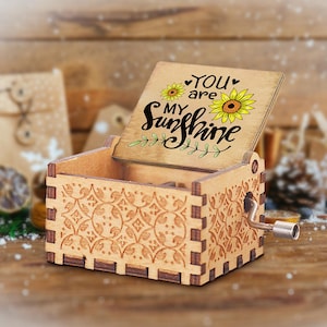 You Are My Sunshine Spieluhr Sonnenblume, Vintage Holz Handkurbel Spieluhr Geburtstag Jahrestag Valentines personalisierte Geschenk für sie ihn.
