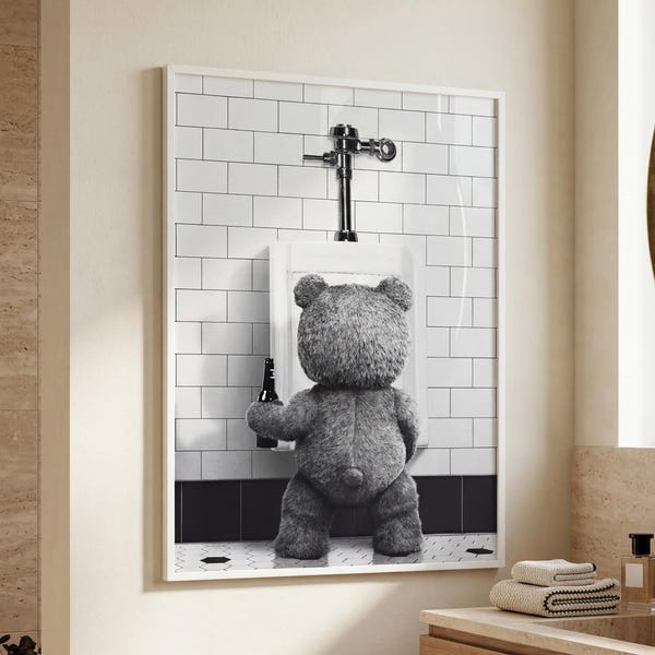 Arte divertido para la pared del baño, póster de baño de oso Ted, impresión humorística en blanco y negro, decoración original para el baño.