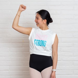 Camiseta sin mangas corta blanca BALLET STRONG, ropa de baile, ballet, ropa de entrenamiento, ropa deportiva, camiseta de entrenamiento para adultos