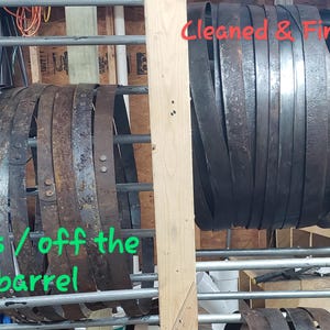 Pode incluir: Aros de barril de metal, alguns com apar&ecirc;ncia enferrujada, s&atilde;o exibidos em hastes de metal. O texto "As is / off the barrel" e "Cleaned & Finished" &eacute; vis&iacute;vel. Os aros s&atilde;o provavelmente para projetos de artesanato ou restaura&ccedil;&atilde;o.