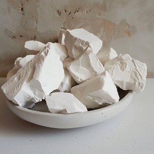 Pure Kaolin Clay Chunks – White Dirt Kaolin for DIY Masks & Crafts
