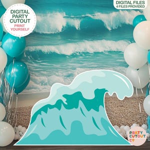 Può includere: Un set di decorazioni per feste con un grande ritaglio di onda azzurra, palloncini bianchi e turchesi e uno sfondo a tema spiaggia. Il ritaglio dell'onda ha un design dettagliato. Il testo sull'immagine recita "DIGITAL PARTY CUTOUT PRINT YOURSELF".