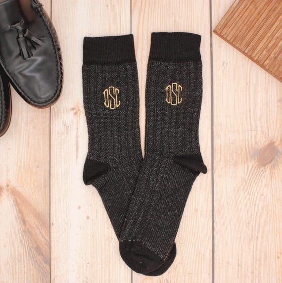 embroidered dress socks Natori Women's Gala Floral Embroidered Crew Socks Black 9-11 main image 0