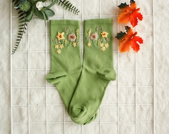 Hand Embroidered Cozy Socks Fall Socks Green Autumn Socks Flower Embroidery Slouch Socks Sutfit Hiking Socks Womens Embroidery Socks