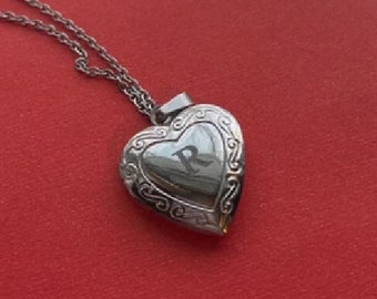 Silver Heart Locket for Mom Necklaces Valentine Heart Locket Necklace Silver Heart Locket Necklace, Personalized Gifts Necklace,Gift for Mom