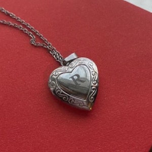 Silver Heart Locket for Mom Necklaces Valentine Heart Locket Necklace Silver Heart Locket Necklace, Personalized Gifts Necklace,Gift for Mom