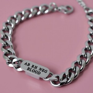 Custom Engraved Bracelet, Medical ID Blood Type Child Name Bracelet Chain Bracelet Waterproof Custom Silver Personalized Mom Name Jewelry