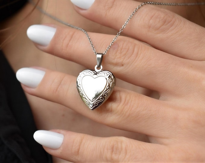 Silver Heart Locket Custom Necklace Custom Engraved Necklace Photo Necklace Personalized Gifts Gift for Mom Gift mom necklace custom name