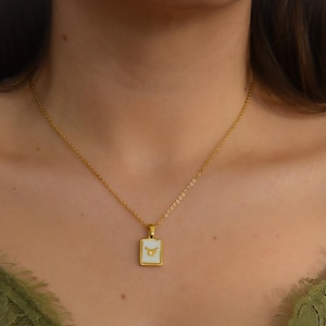 Collier ras du cou signe du zodiaque en or 18 carats nacre lettre taureau collier carré bijoux cadeau femmes fille pendentif carte de tarot personnalisé