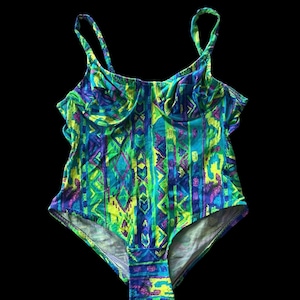 Beautiful Vintage Swimsuit Size 6-8