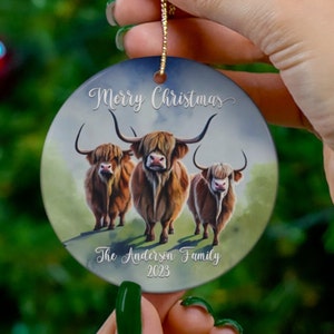 Aquarel ornament Highland Cow, aangepast cadeau koe, ornament familie Highland Cow, gepersonaliseerd familieornament, dierenliefhebber aandenken